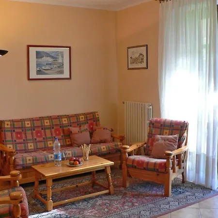 Pina Garten-ferienwohnung Mit Pool 아파트 *