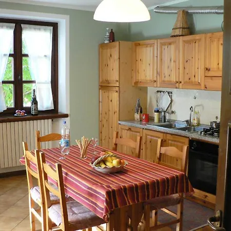 Pina Garten-ferienwohnung Mit Pool 아파트 콜리코