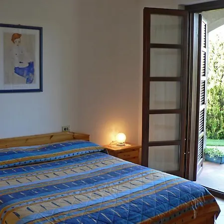 Pina Garten-ferienwohnung Mit Pool 아파트 *